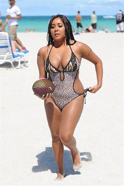 nicole snooki polizzi hot bodies of jersey shore us weekly