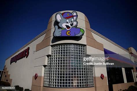 Chuck E Cheese Pizza Photos And Premium High Res Pictures Getty Images