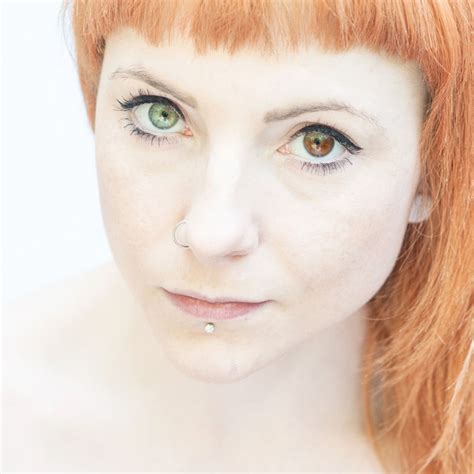 Heterochromia Portrait Red Hair Freckles Redheads Freckles Skin Color Eye Color
