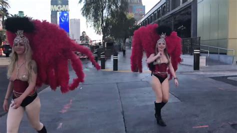 Walking The Las Vegas Strip Showgirls Were Hysterical Cosmopolitan To Park Mgm Youtube