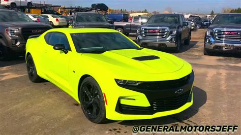 First Look 2019 Camaro 2ss Shock Colour Youtube