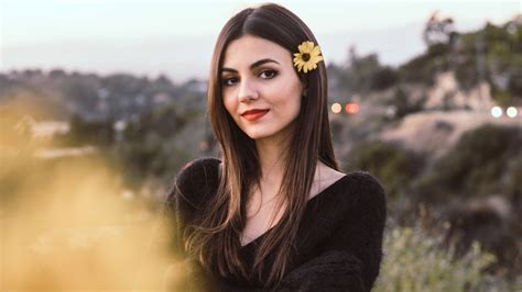 K Victoria Justice Hd Wallpaper Hd Wallpapers Hd Backgrounds Images Images And Photos Finder