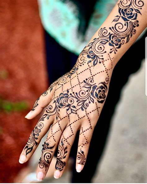 Amazing Henna Tattoo Designs Youll Want To Get Right Now Indian