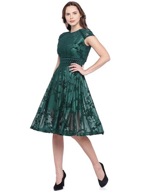 Green Fit And Flare Knee Length Dress महिलाओं की डिजाइनर ड्रेस लेडीज