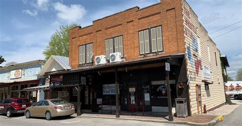 the whistle stop restaurant reopens under new ownership news from wdrb