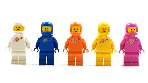 Lego Minifigure A Visual History New Edition With Orange Spaceman