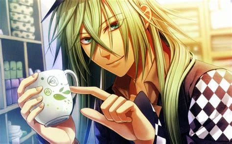 Uyko Holding A Pretty Tea Cup Immagini