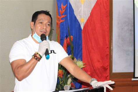 Bulacan Governor Daniel Fernando Tests Positive For Covid 19 Abs Cbn News