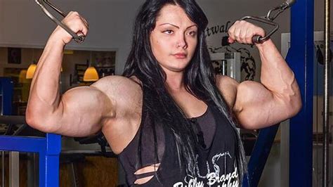 muscle woman natalya kovalyova with 16 7 42 5 cm biceps youtube