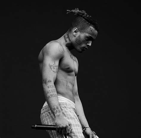 Pin By Victoriaaa On Jahseh Onfroy Photo Statue Photo Studio