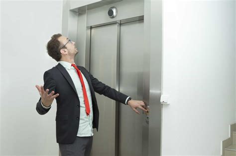 3 Elevator Etiquette Resolutions For 2016 Axess2
