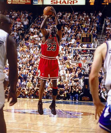 Michael Jordans Last Shot As A Bull Chicago Bulls Photo 13097962
