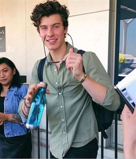 he s gonna get a tanned skin so lovely shawn mendes news shawn shawn mendes