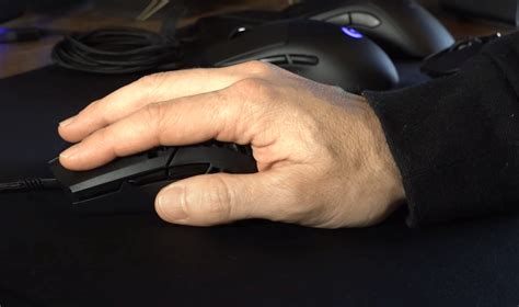 How To Hold A Gaming Mouse Various Grips For Gaming