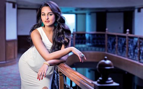 Best 5 Dialogues Of Sonakshi Sinha Bollywood Publicity