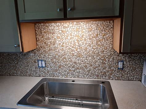 As you can see, the darker grouts really makes the white tile pop, but the lighter selections give it a stand out. Grout Color for Stone Backsplash | How To Mosaic
