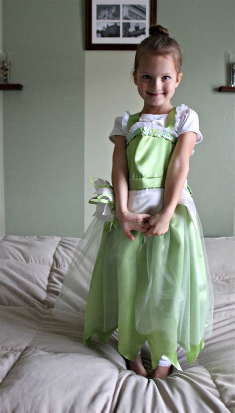 Gift guides for her for him. RisC Handmade: Homemade Princess Tiana Costume