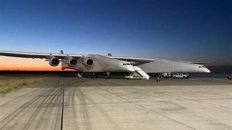 Stratolaunch The Gargantuan Airplane Finally Takes Flight A Second