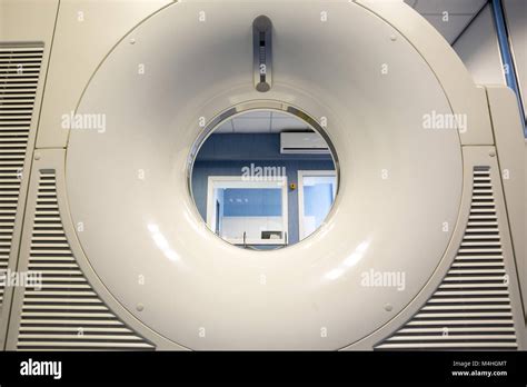 Magnetic Resonance Imaging Mri Scan Stock Photo Alamy