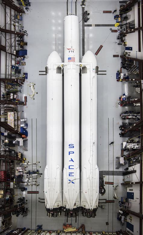 Spacex Unveils Falcon Heavy Rocket For Early 2018 Launch Debut
