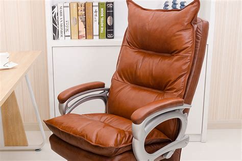 Today, we need the most comfortable chair for our daily life as most of us revolves around the chairs and desks everyday. Comfortable Office Chair