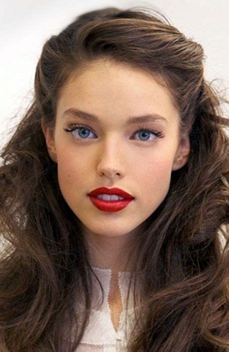 17 Trendy Long Hairstyles For Women Medium Hair Styles Curls For Long Hair 1950s Hairstyles