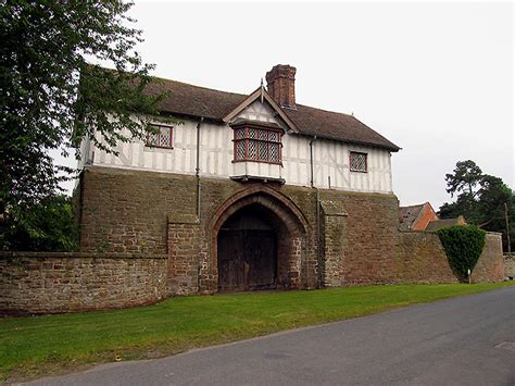 The Gatehouse Bromfield © Pam Brophy Cc By Sa20 Geograph Britain