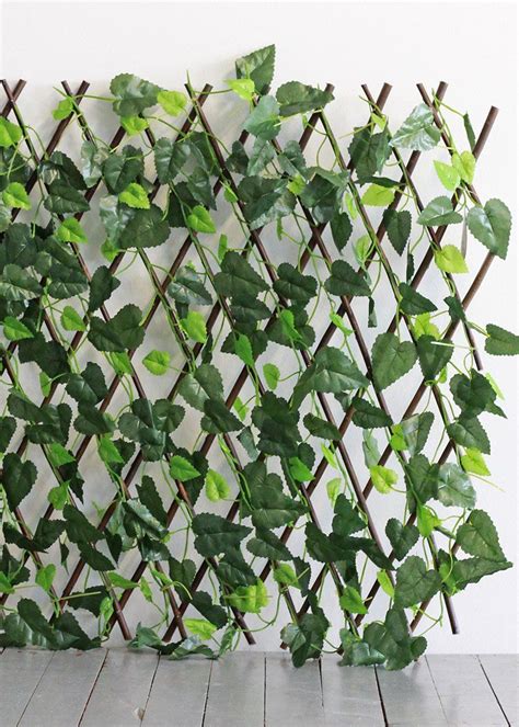 Expandable Plastic Ivy Fence Outdoor Decorations