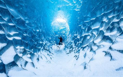 9 Unbelievable Photographs Of Ice Caves In Iceland Iceland Photo Tours
