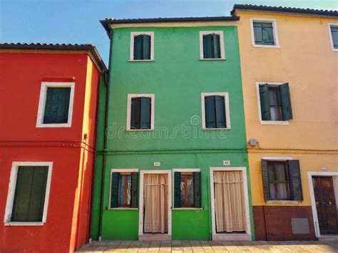 Casas Del Arco Iris En La Puesta Del Sol En Houten Pa Ses Bajos Foto