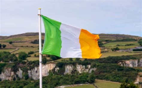 Aunado a esto, el sentimiento nacionalista en irlanda tenía tiempo gestándose, principalmente por el hecho de. Bandera de Irlanda Significado Historia e Imágenes