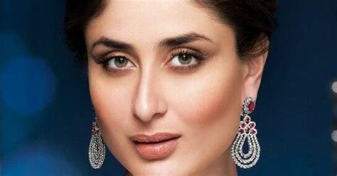 Jewellery Design Pictures Kareena Kapoor In Latest Malabar Gold Diamond Necklace And Earrings