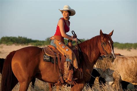 Cowgirl Riding The Ranch Bonito Saddles Outdoors Women Leather Famous Hd Wallpaper Peakpx