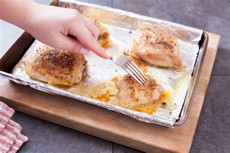 Your chicken chargrill contains raw meat, please. How to Make Easy Oven-Baked Chicken Thighs | eHow