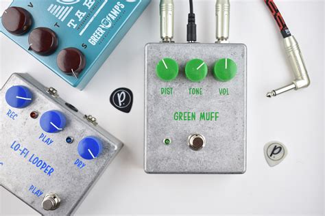 Analog Fox Green Muff Fuzz Distortion Pedal Of The Day