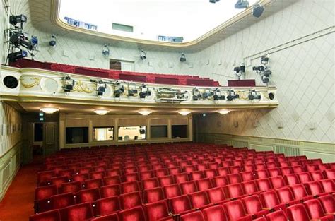 Maxim Gorki Theater Berlijn 2021 Alles Wat U Moet Weten Voordat Je Gaat Tripadvisor