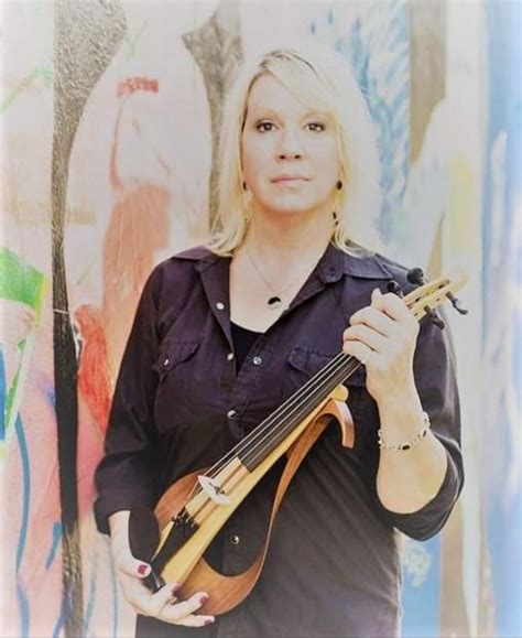 Hire Leigh Mahoney Violin Violinist In Delta Colorado