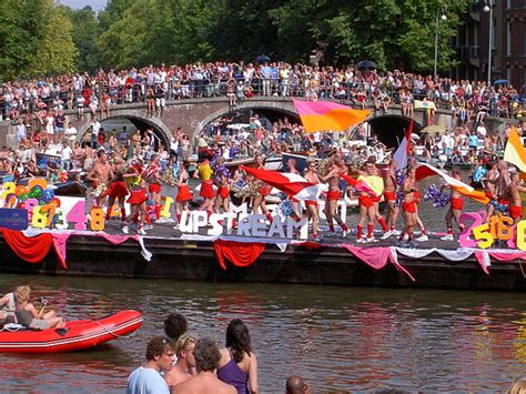 file amsterdam gay pride 2004 canal parade 009 wikimedia commons