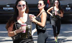 kyle richards 43 puts pert derrière on display in leggings daily mail online