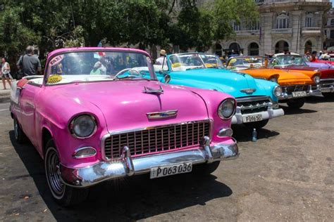 Cruise Havana In Cubas Classic Cars Classic Cars Vintage Muscle