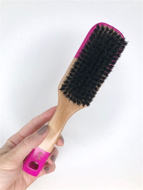 10 Combs And Brushes For Curly Hair With Tips On How To Use Them Comb