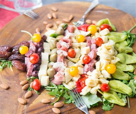 Try this easy paleo antipasto salad recipe for a quick weeknight dinner. How To Make An Easy Antipasto Platter - Lemons for Lulu
