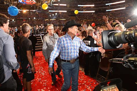 Watch George Strait Perform His Final Song Video