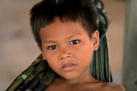 Cambodge Enfant Dans Son Hamac Claude Gourlay Flickr