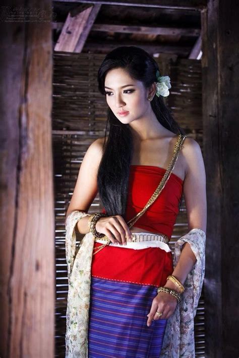 How Do Thai Women Dress She Likes Fashion
