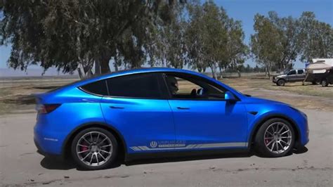 Tesla Model Y Sets Fastest Suv Lap Record At Buttonwillow Raceway