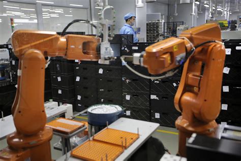Robot Revolution Sweeping Chinese Factory Floors Cbs News