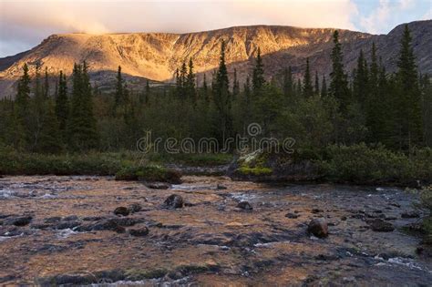 Mountain Valley Stock Photo Image Of Landscape Alaska 185652318