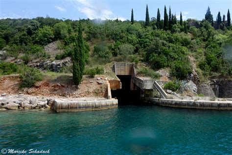 Tauchen im U-Boot-Bunker - Fernweh-Motive - Montenegro