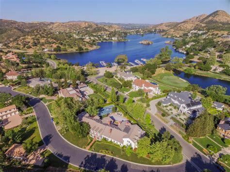 Gorgeous Sherwood Country Club Estate With Impressive Interior
